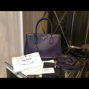 prada saffiano like new 2015  authentic